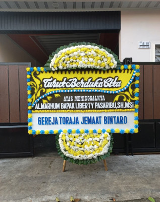 Papan Bunga Duka di Lapulu